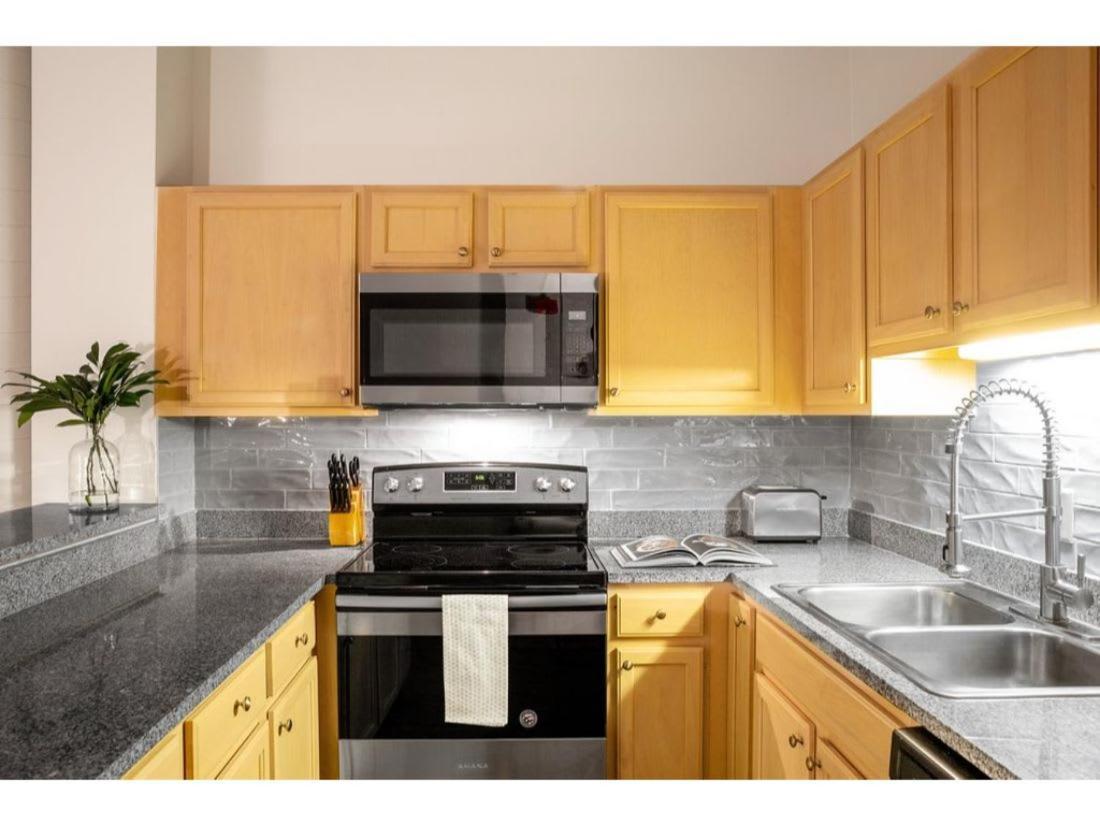 2Br 2Ba In The Block By Cozysuites! Indianapolis Extérieur photo